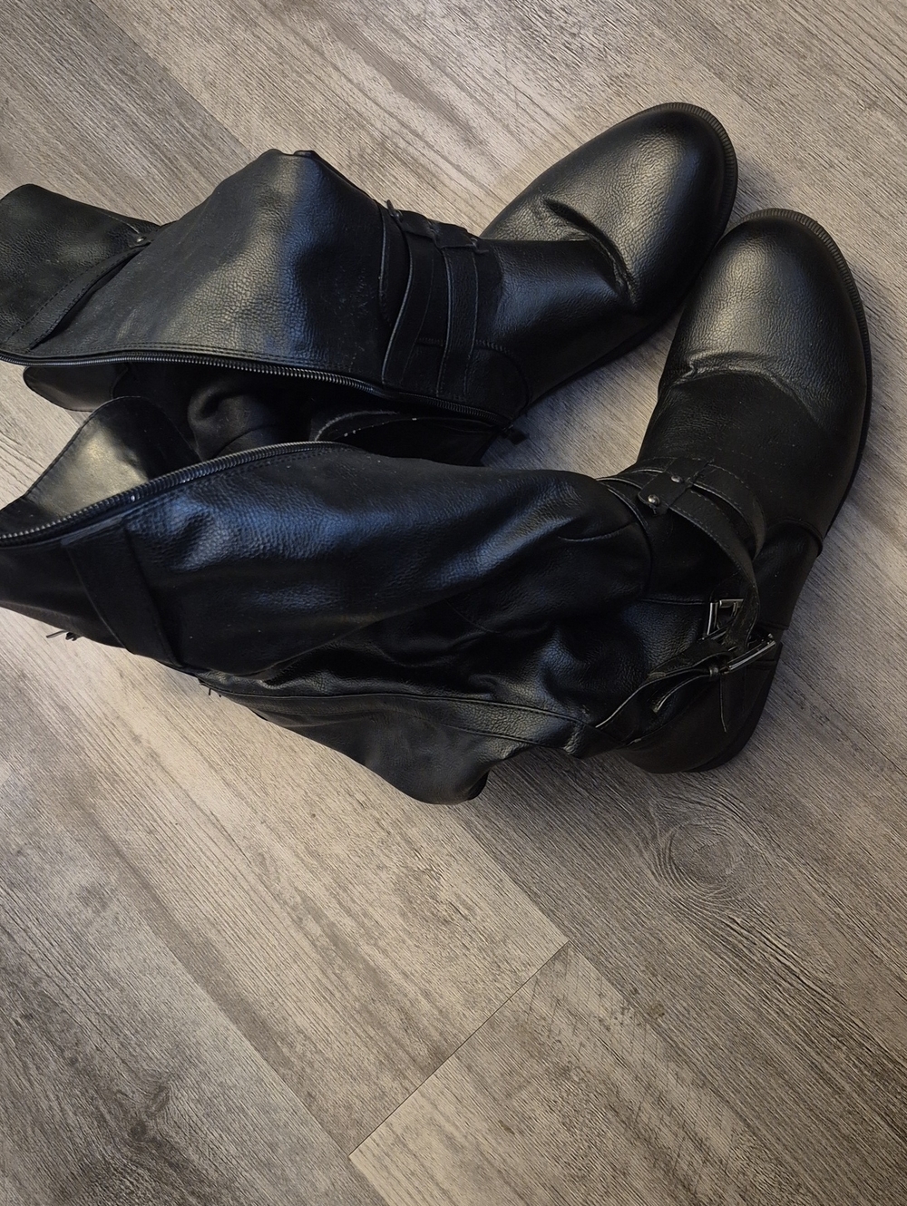 Women's Black Knee-High Riding Boots - Classic Style